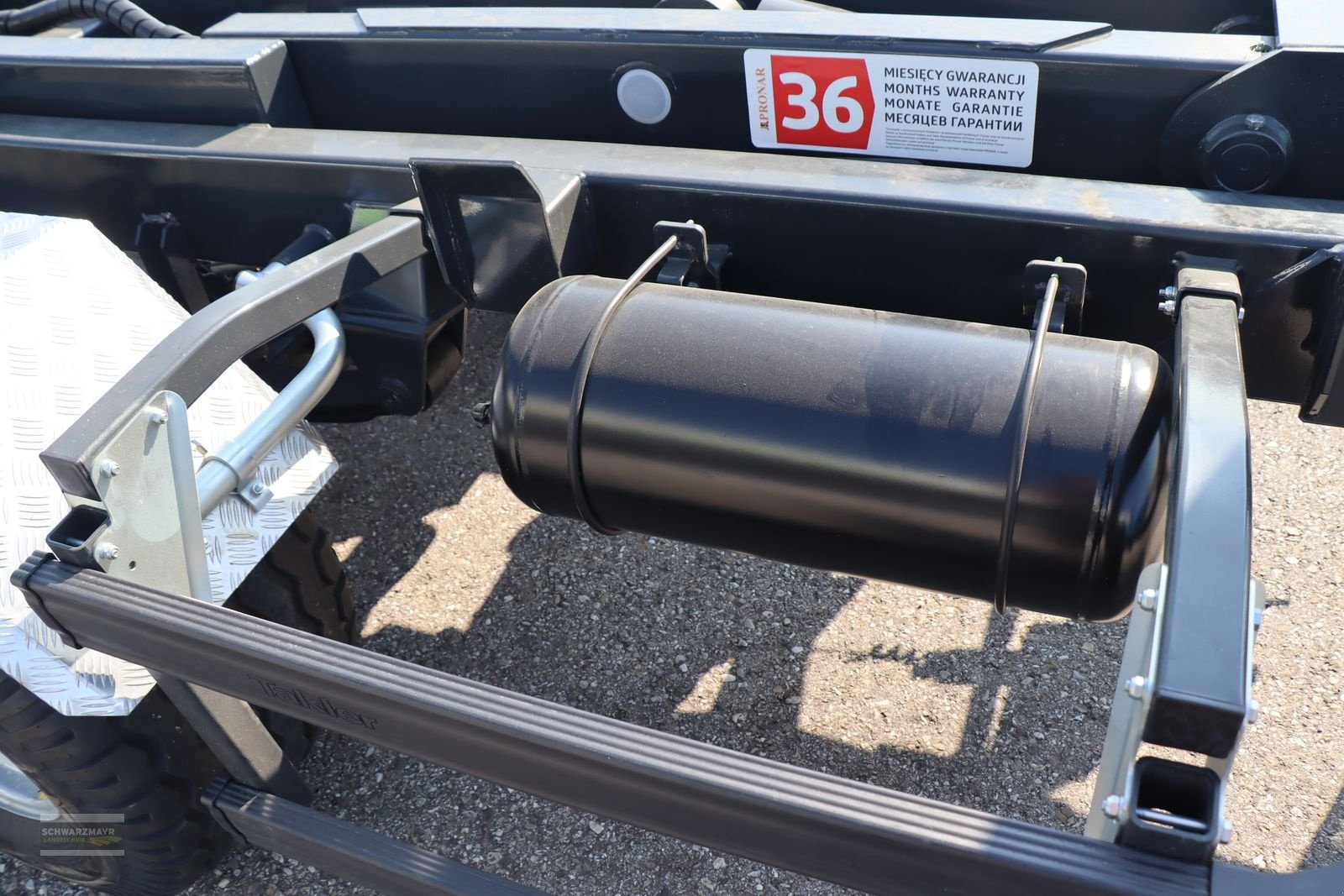 Hakenwagen типа PRONAR T185/1 Hakenliftanhänger, Neumaschine в Gampern (Фотография 20)