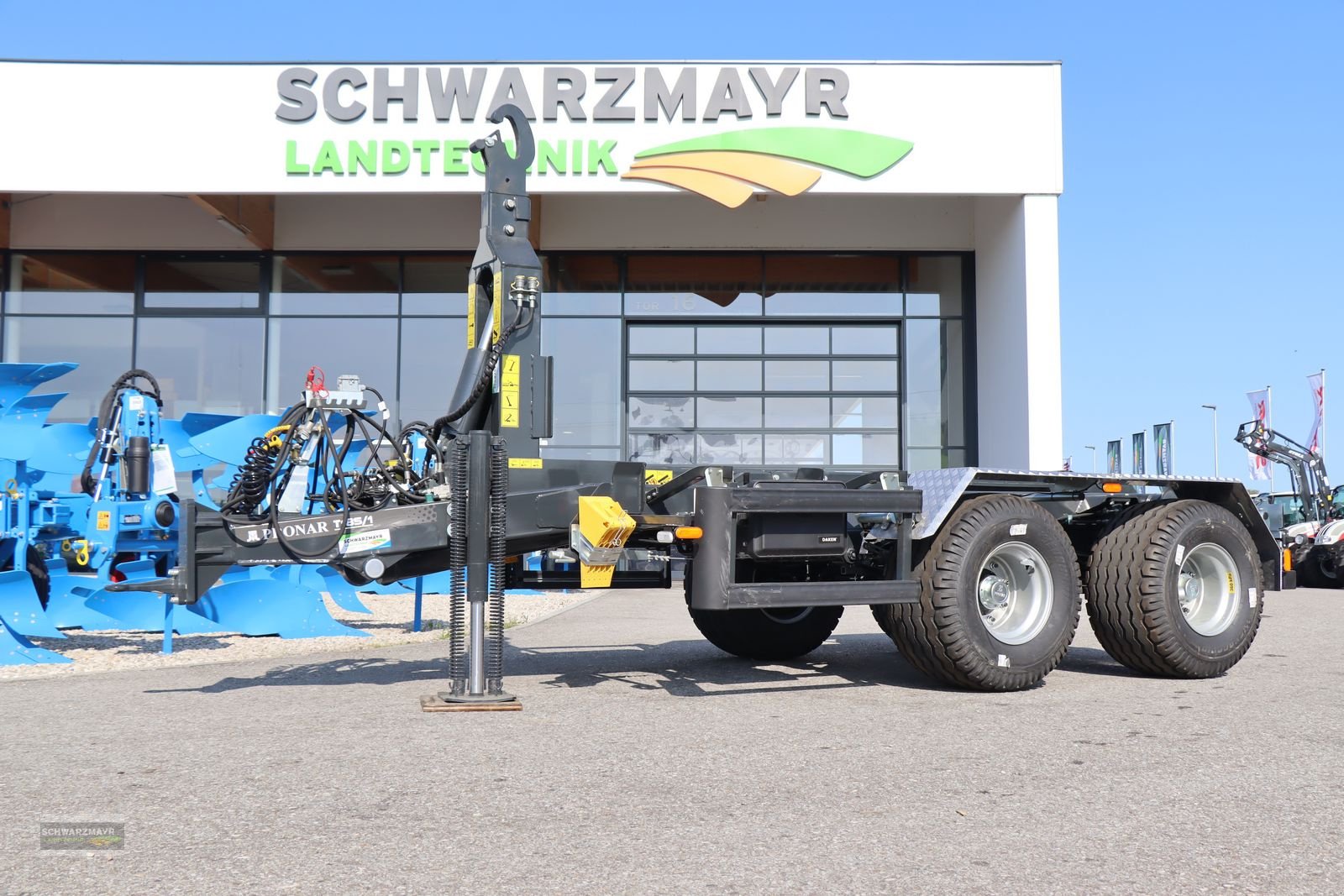 Hakenwagen типа PRONAR T185/1 Hakenliftanhänger, Neumaschine в Gampern (Фотография 1)