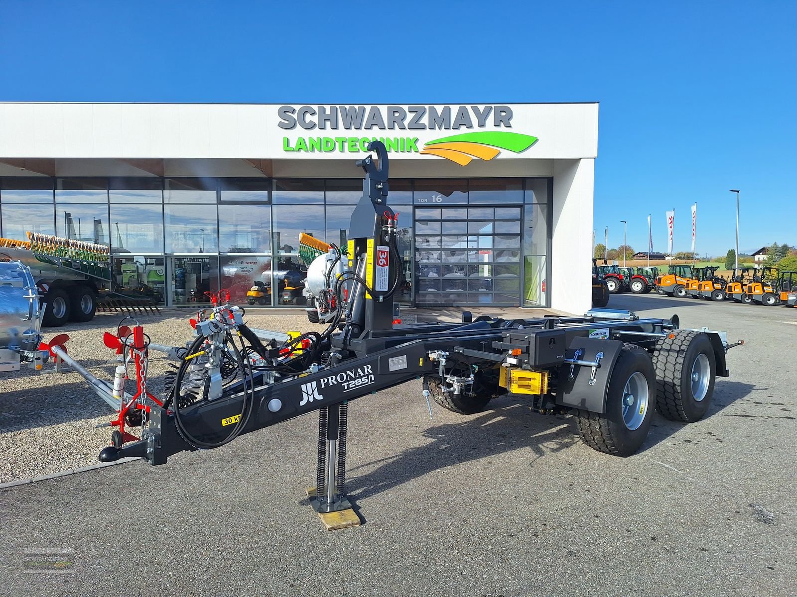 Hakenwagen des Typs PRONAR T285/1 Hackenlift, Neumaschine in Gampern (Bild 2)