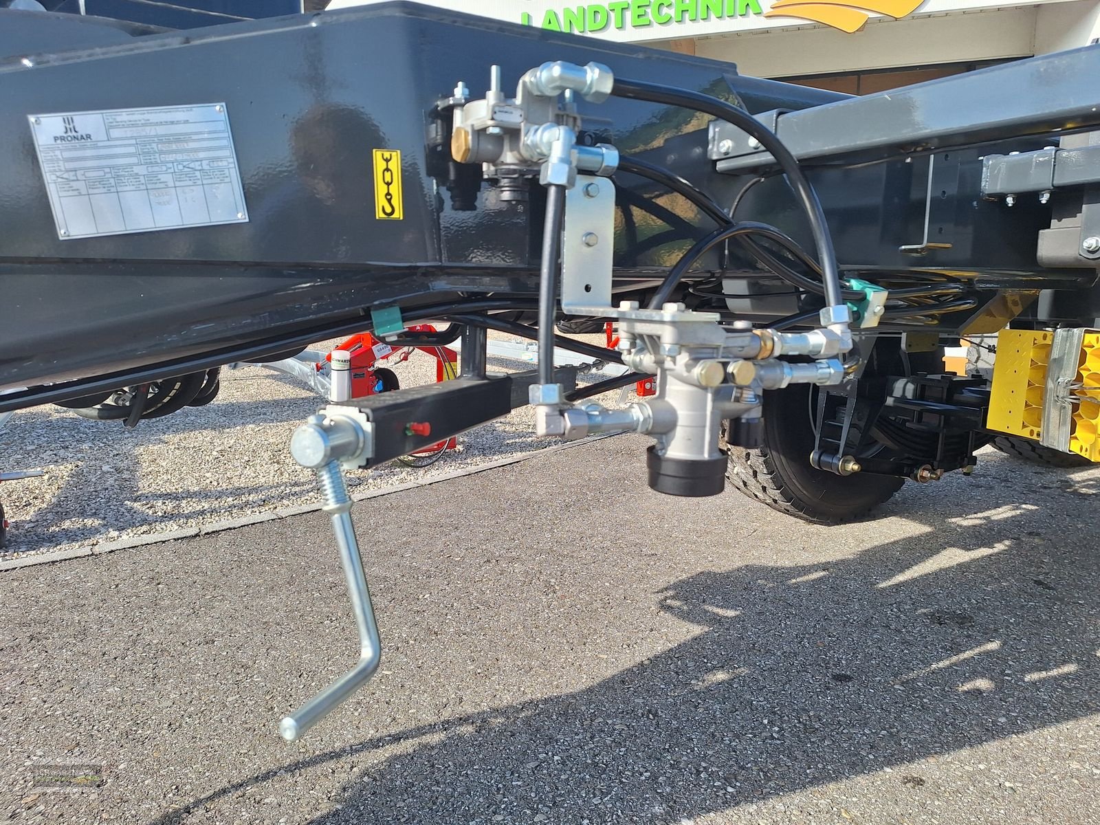 Hakenwagen des Typs PRONAR T285/1 Hackenlift, Neumaschine in Gampern (Bild 21)