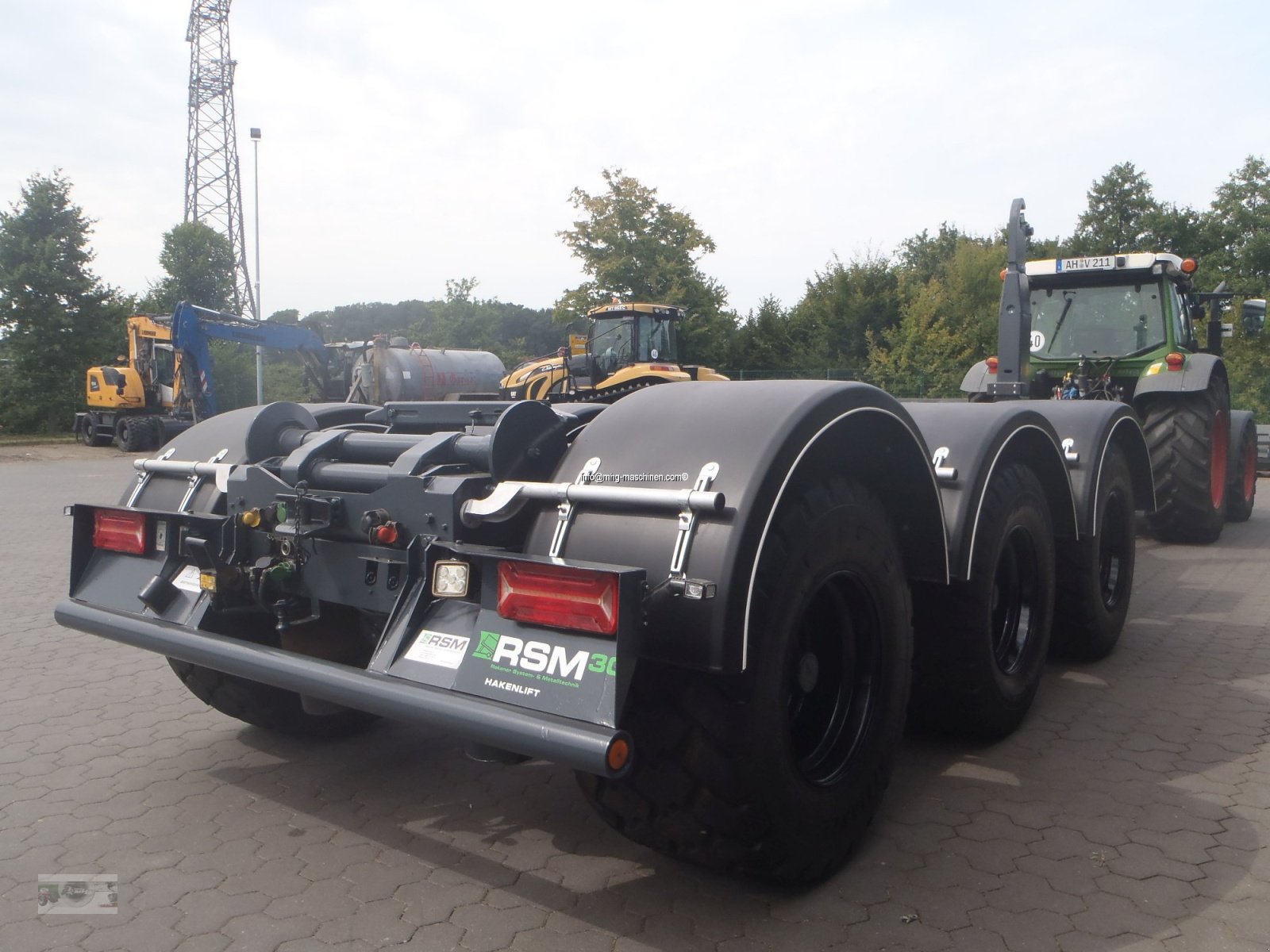 Hakenwagen van het type RSM 30 Hakenlift Tridem inkl. 2x Container, Gebrauchtmaschine in Gescher (Foto 12)