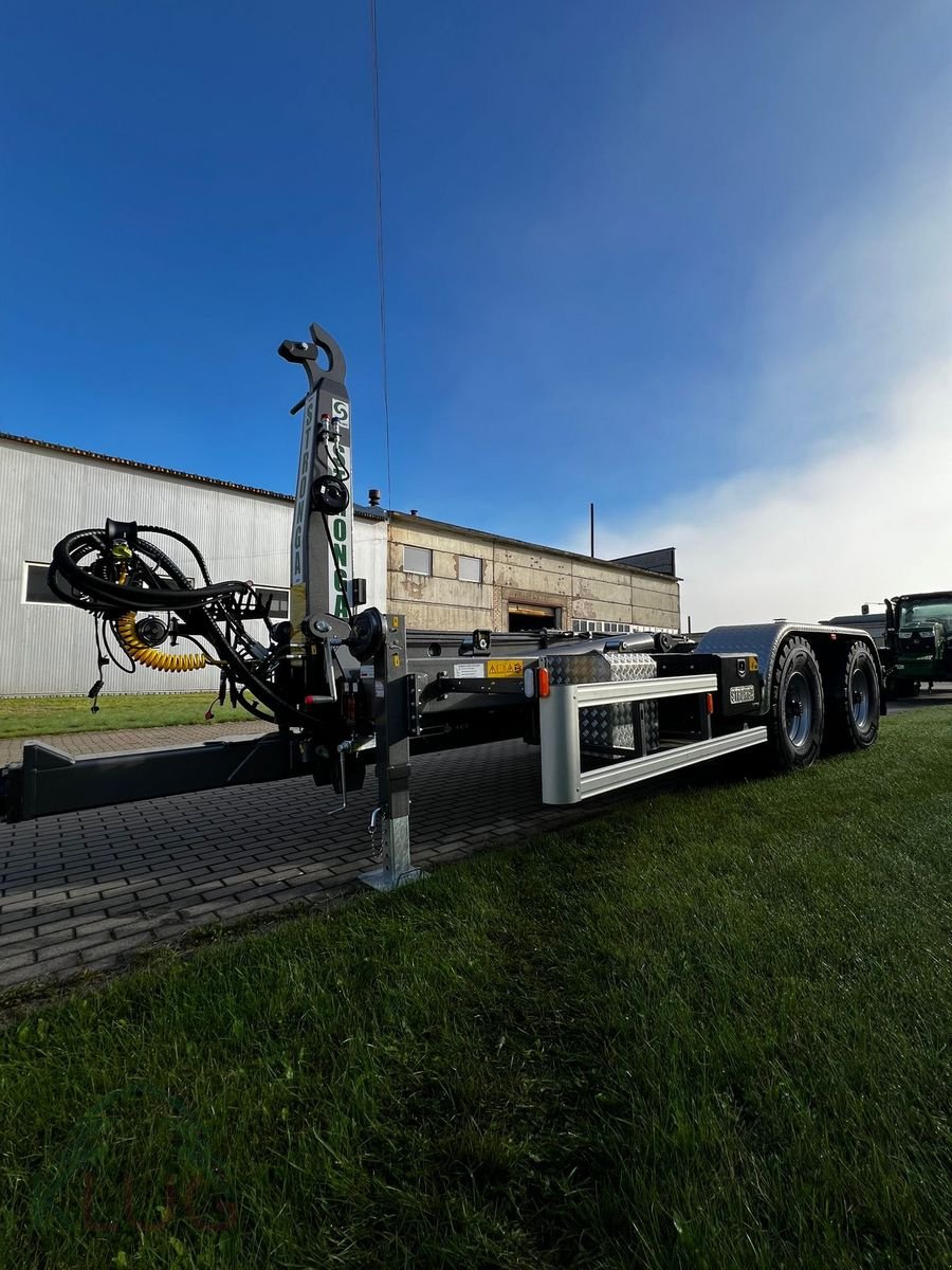 Hakenwagen des Typs Stronga HL 210 DTL, Neumaschine in Pirching am Traubenberg (Bild 3)