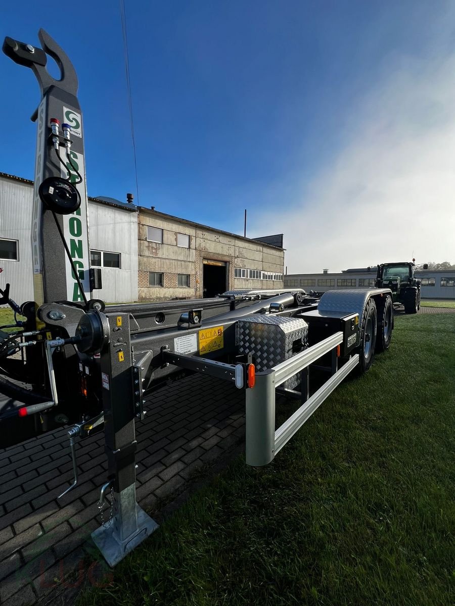 Hakenwagen des Typs Stronga HL 210 DTL, Neumaschine in Pirching am Traubenberg (Bild 30)