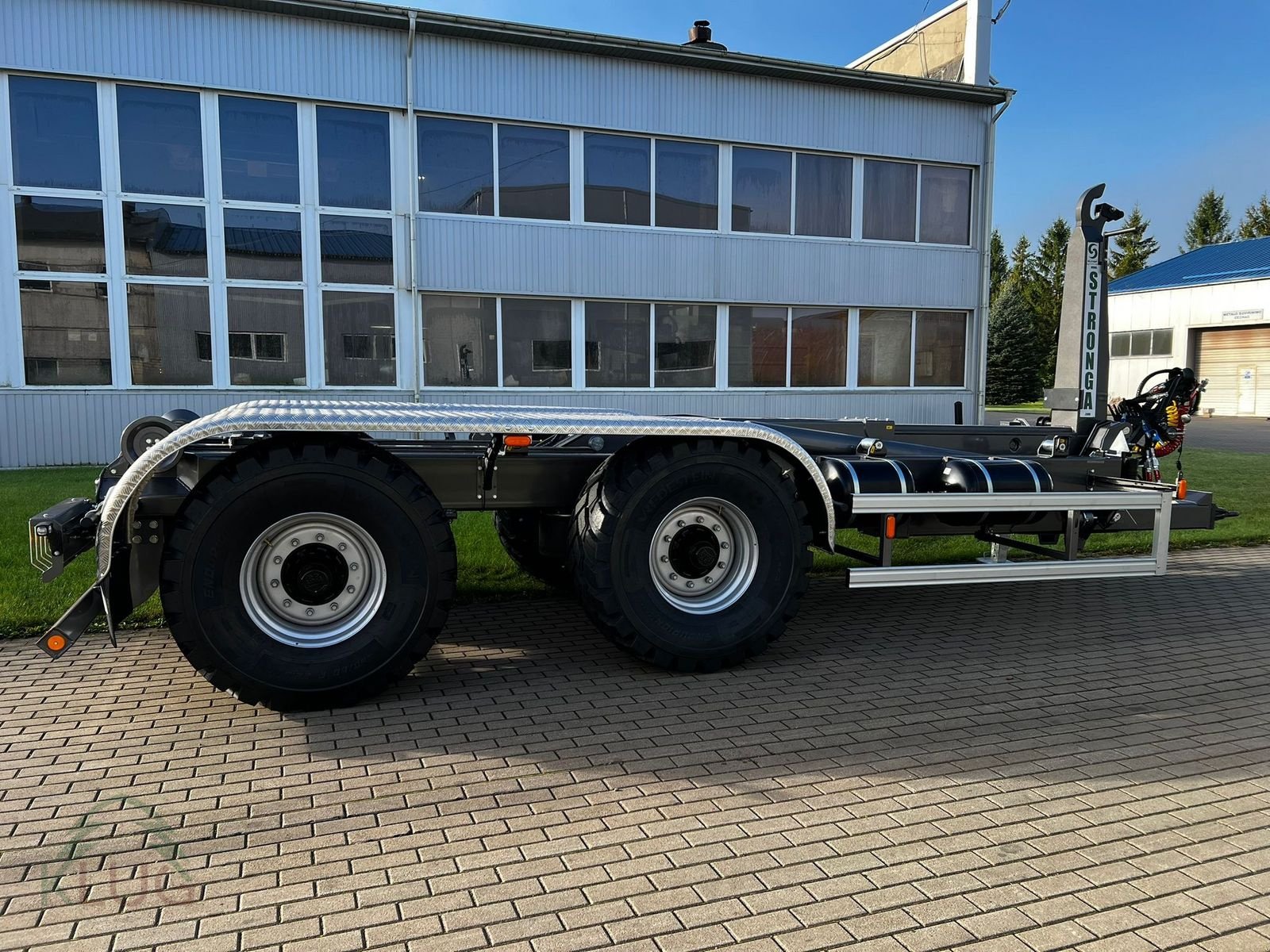 Hakenwagen des Typs Stronga HL 210 DTL, Neumaschine in Pirching am Traubenberg (Bild 9)