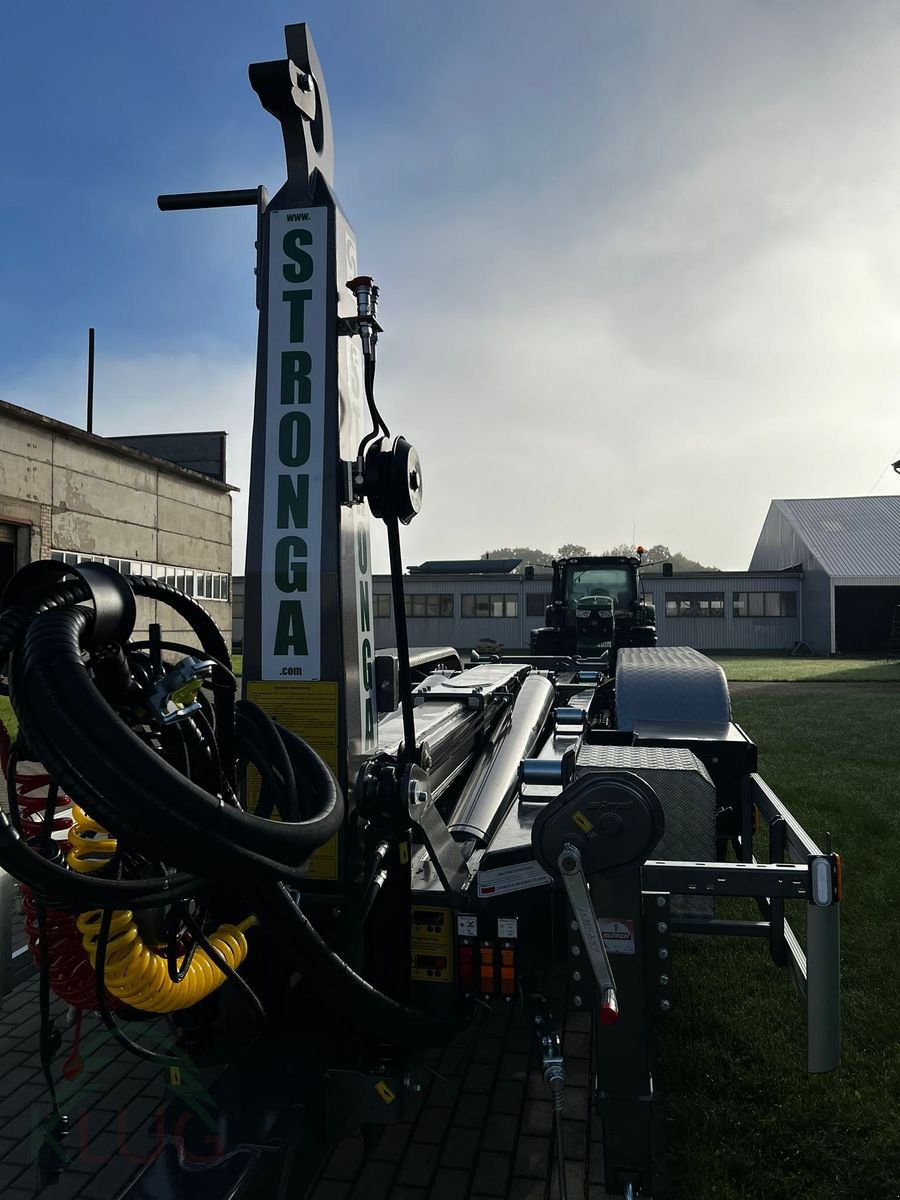 Hakenwagen des Typs Stronga HL 210 DTL, Neumaschine in Pirching am Traubenberg (Bild 14)