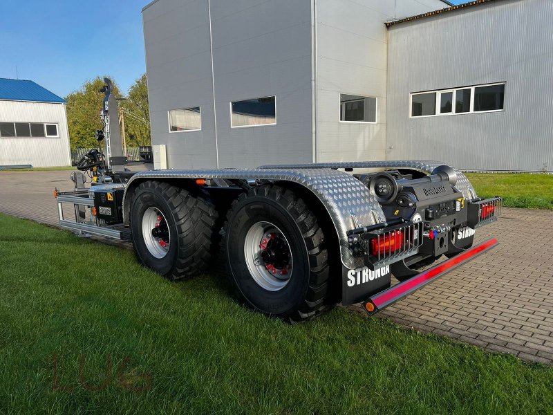 Hakenwagen des Typs Stronga HL 210 DTL, Neumaschine in Pirching am Traubenberg