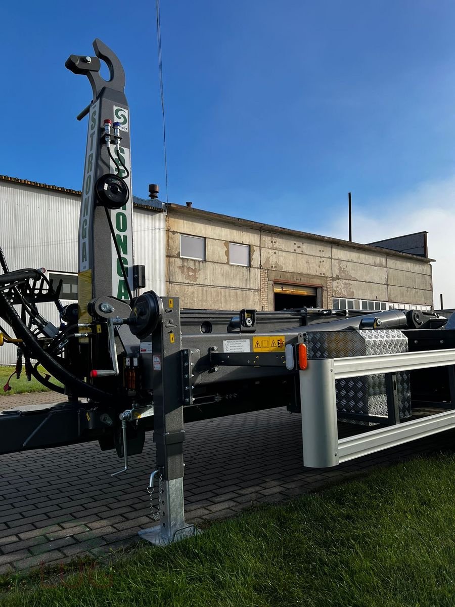 Hakenwagen des Typs Stronga HL 210 DTL, Neumaschine in Pirching am Traubenberg (Bild 4)