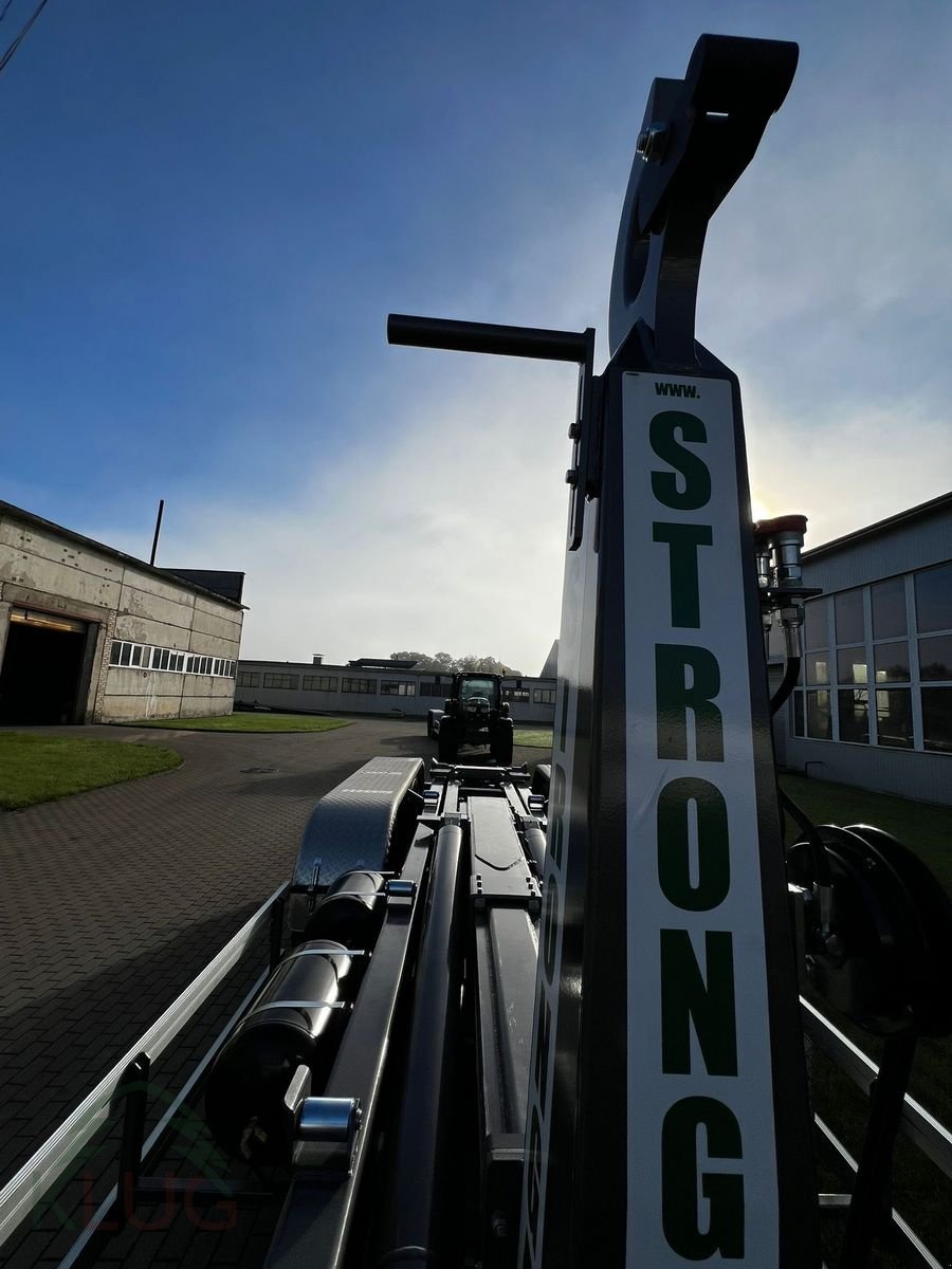 Hakenwagen des Typs Stronga HL 210 DTL, Neumaschine in Pirching am Traubenberg (Bild 24)