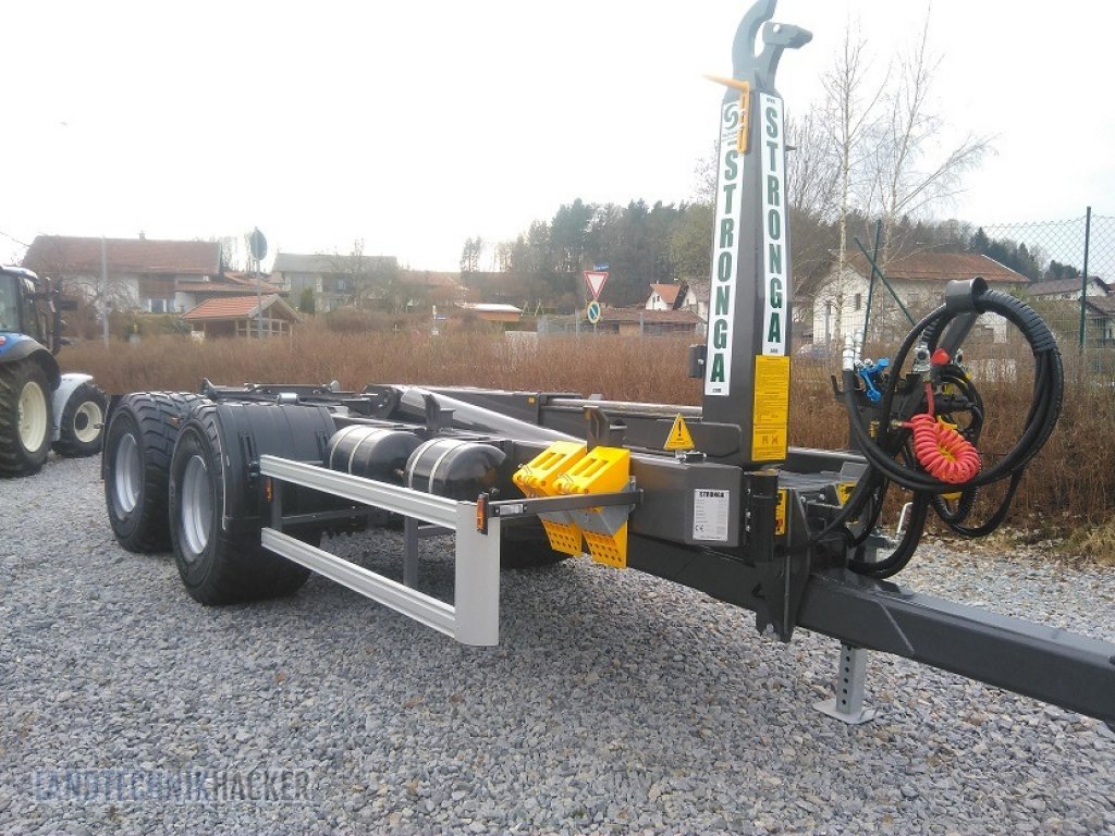 Hakenwagen des Typs Stronga HL 210, Neumaschine in Gotteszell (Bild 3)