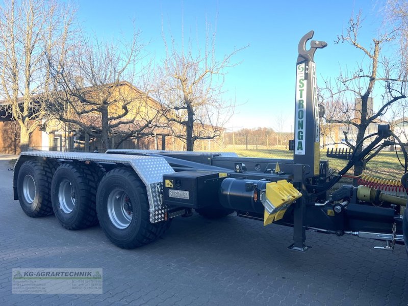 Hakenwagen des Typs Stronga HookLoada HL250DT, Neumaschine in Langensendelbach (Bild 1)