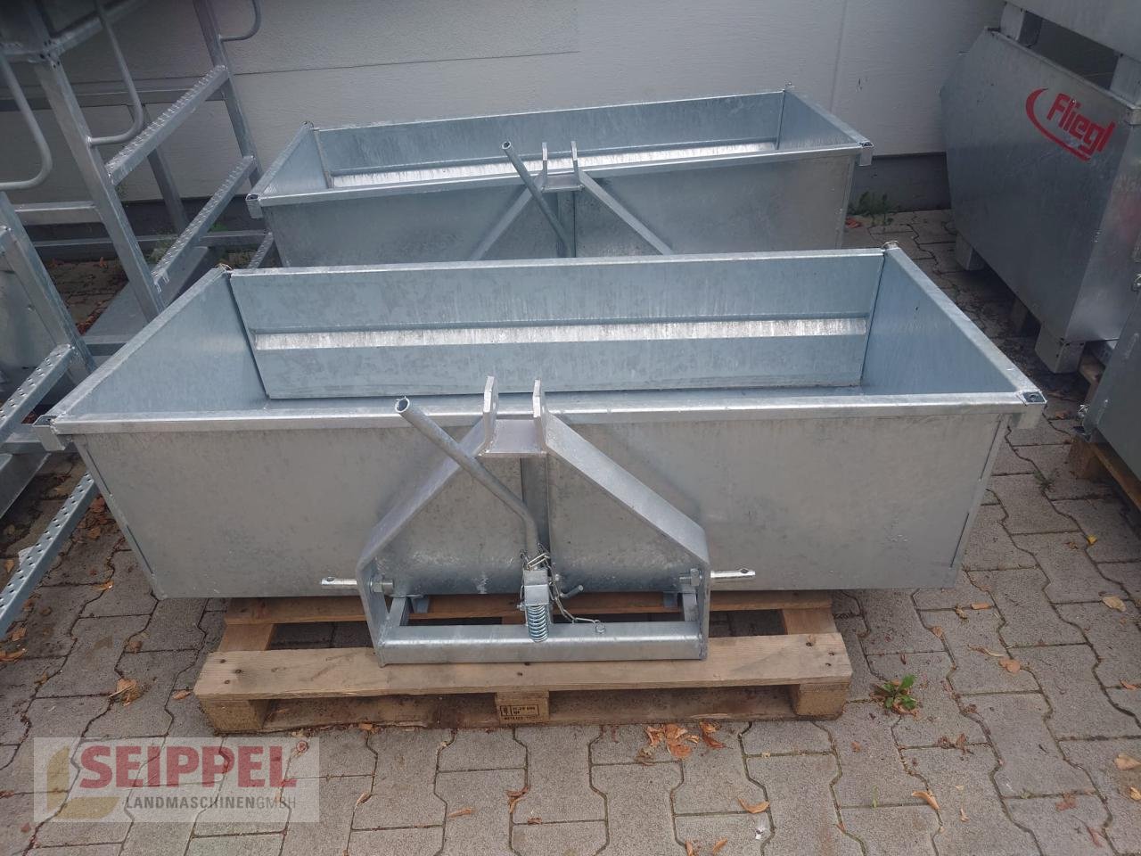 Heckcontainer typu Fliegl HECKCONTAINER 125CM LEICHT ZINK KEIN FLIEGL, Neumaschine v Groß-Umstadt (Obrázek 2)