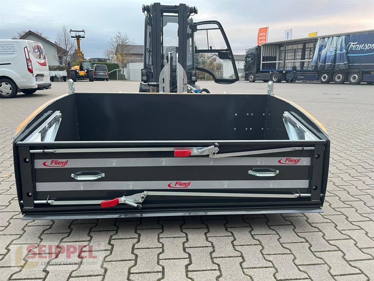 Heckcontainer of the type Fliegl HECKSCHAUFEL GIGANT 1800MM, Neumaschine in Groß-Umstadt (Picture 2)