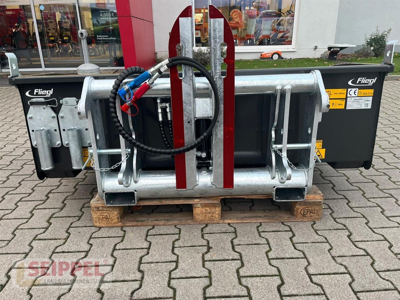 Heckcontainer of the type Fliegl HECKSCHAUFEL GIGANT 1800MM, Neumaschine in Groß-Umstadt (Picture 3)