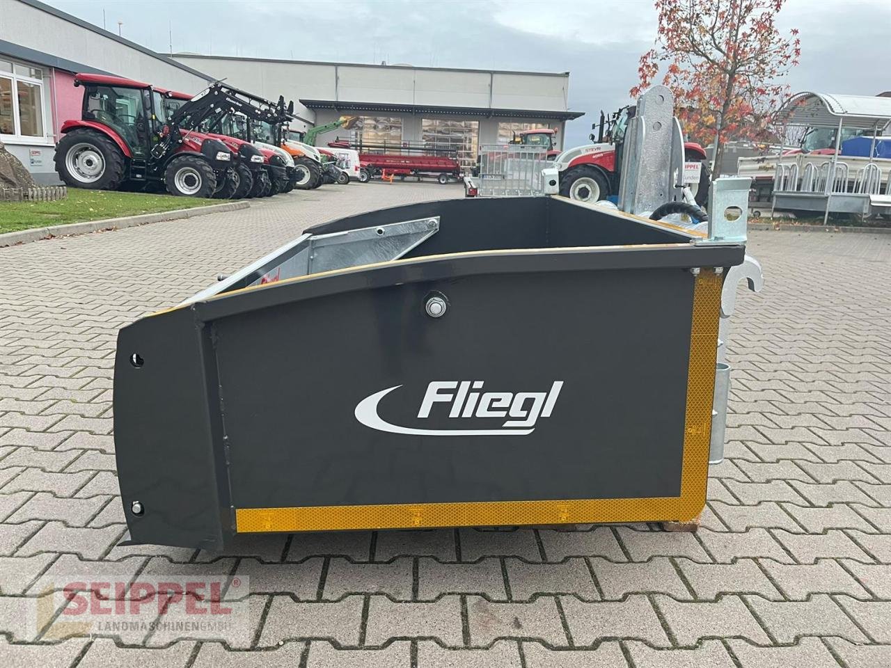 Heckcontainer of the type Fliegl HECKSCHAUFEL GIGANT 1800MM, Neumaschine in Groß-Umstadt (Picture 4)