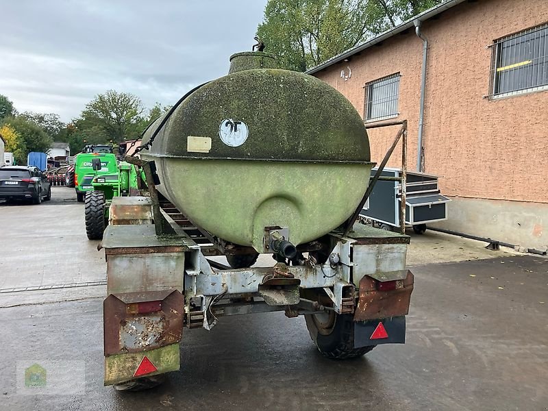 Heckcontainer des Typs Fortschritt HW80.11 Fahrgestell mit GFK Tank 6000l, Gebrauchtmaschine in Salsitz (Bild 9)