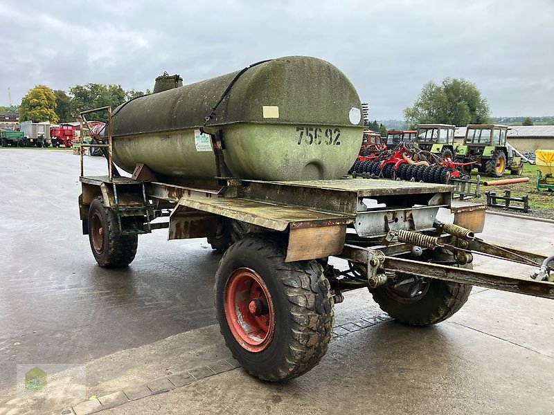 Heckcontainer des Typs Fortschritt HW80.11 Fahrgestell mit GFK Tank 6000l, Gebrauchtmaschine in Salsitz (Bild 8)