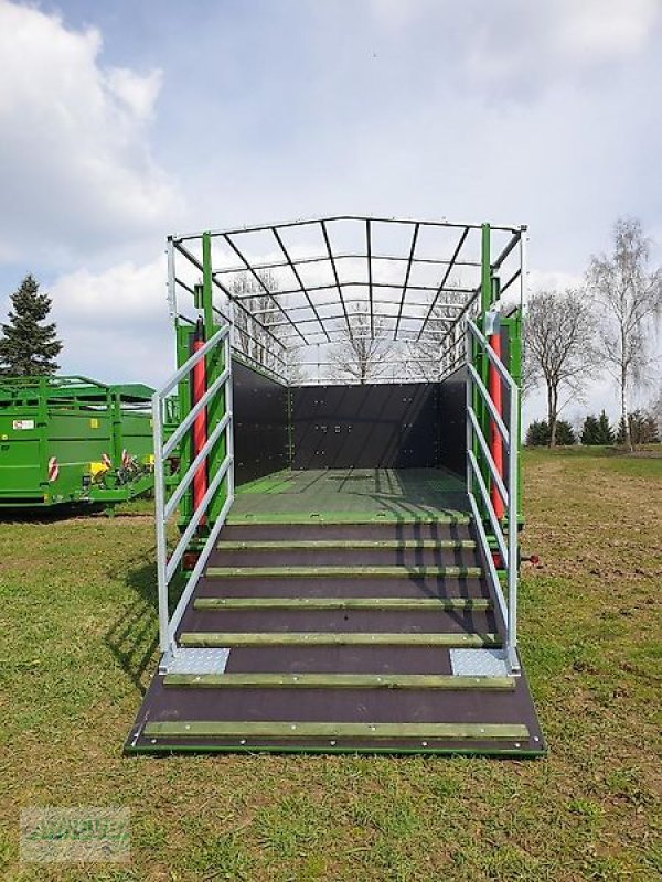 Heckcontainer des Typs PRONAR T046/1 Tandem-Viehwagen, Neumaschine in Schlettau (Bild 4)