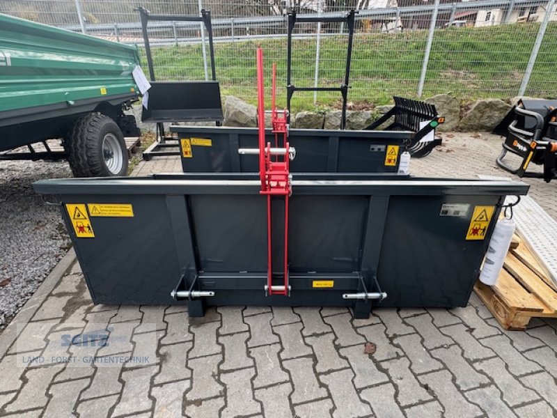 Heckcontainer des Typs Saphir TL 200, Neumaschine in Lindenfels-Glattbach (Bild 1)