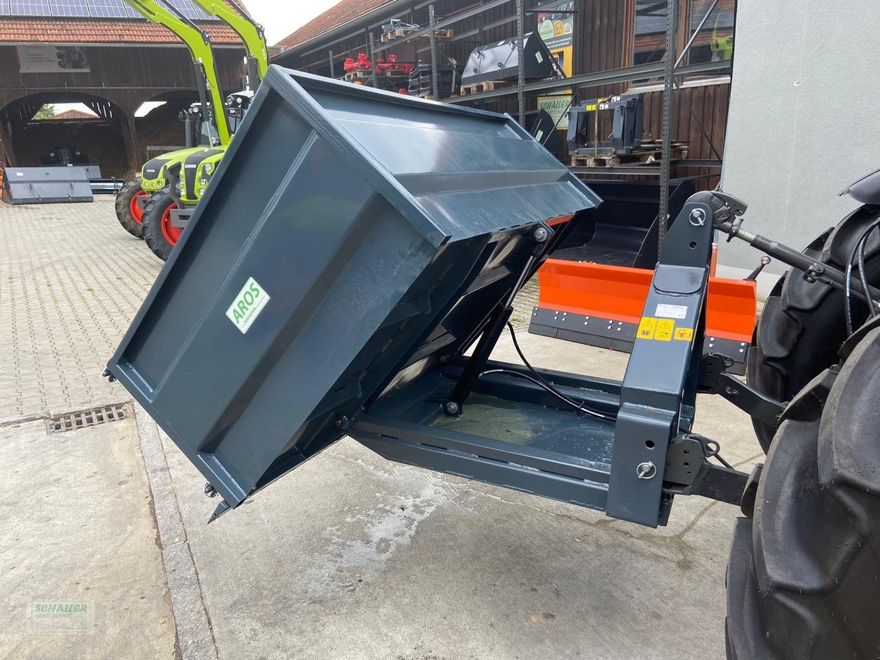 Heckcontainer des Typs Sonstige AROS Hecktransportbox Hydraulisch kippbar, Neumaschine in Geiselhöring (Bild 8)