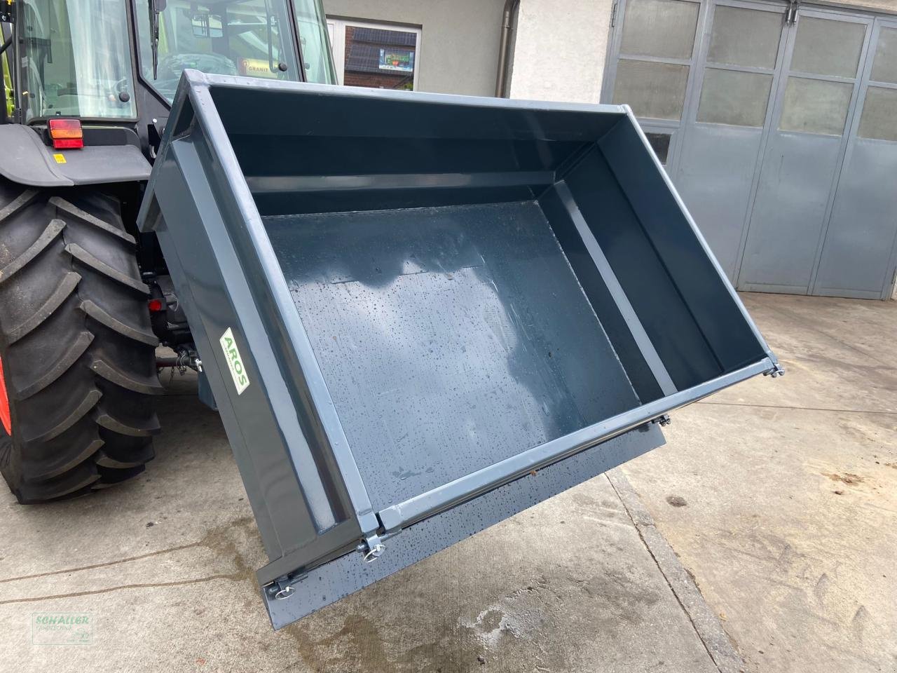 Heckcontainer des Typs Sonstige AROS Hecktransportbox Hydraulisch kippbar, Neumaschine in Geiselhöring (Bild 9)
