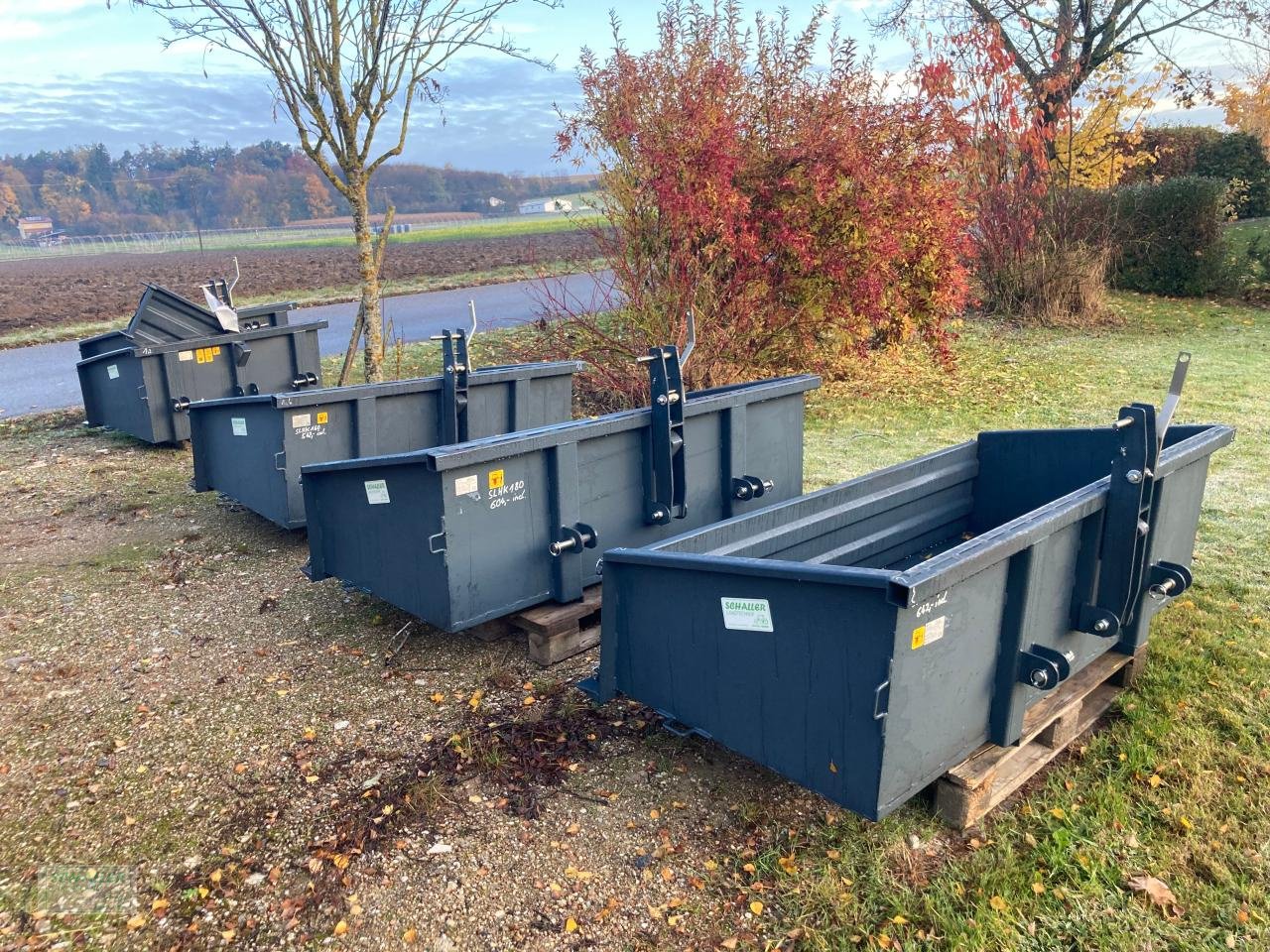 Heckcontainer des Typs Sonstige AROS Hecktransportbox kippbar, versch. Breiten SLHK, Traktobox, Heckbtransporbehälter, Neumaschine in Geiselhöring (Bild 1)