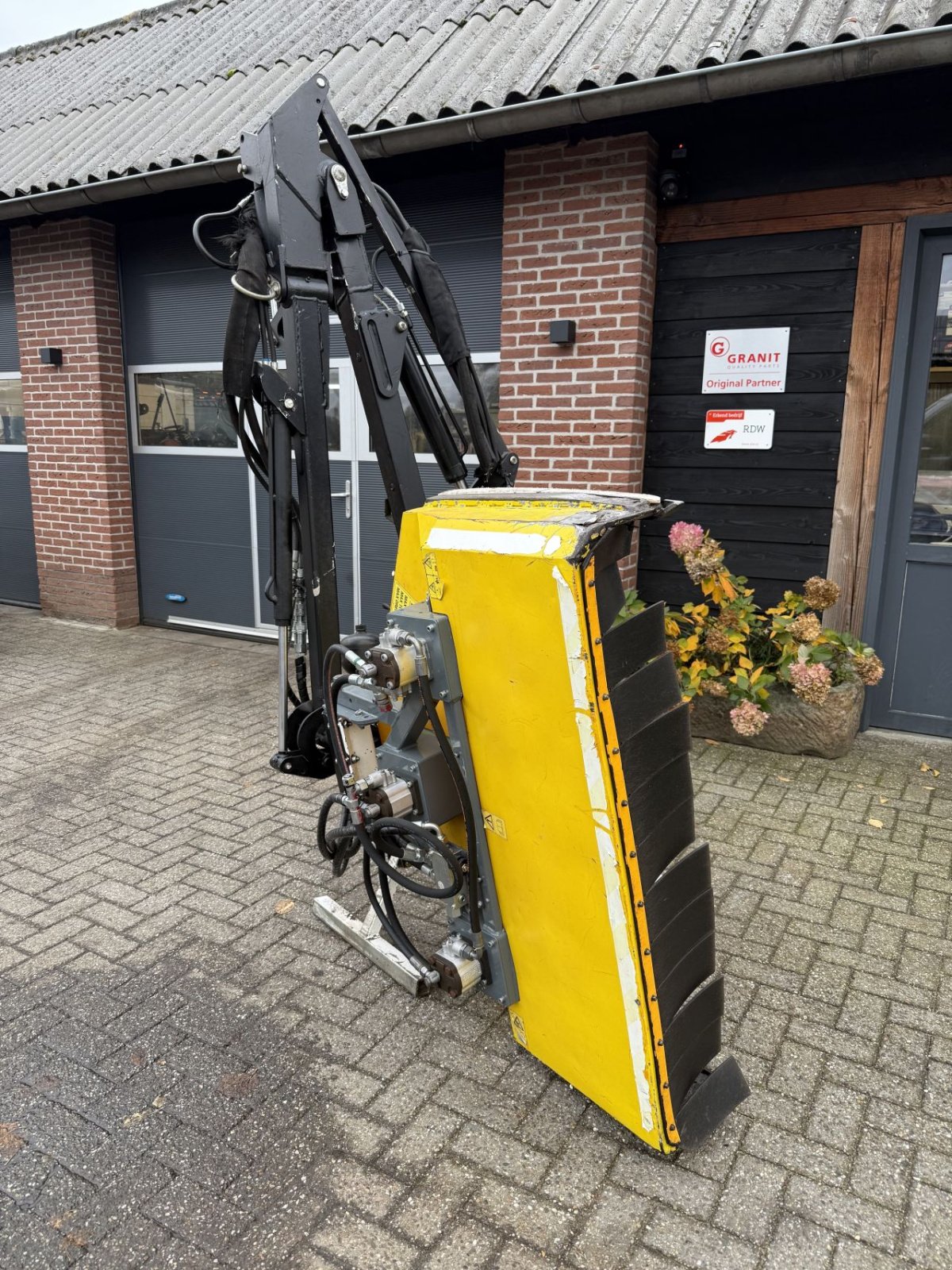 Heckenschere of the type Sonstige MC Connel 744, Gebrauchtmaschine in Klarenbeek (Picture 2)