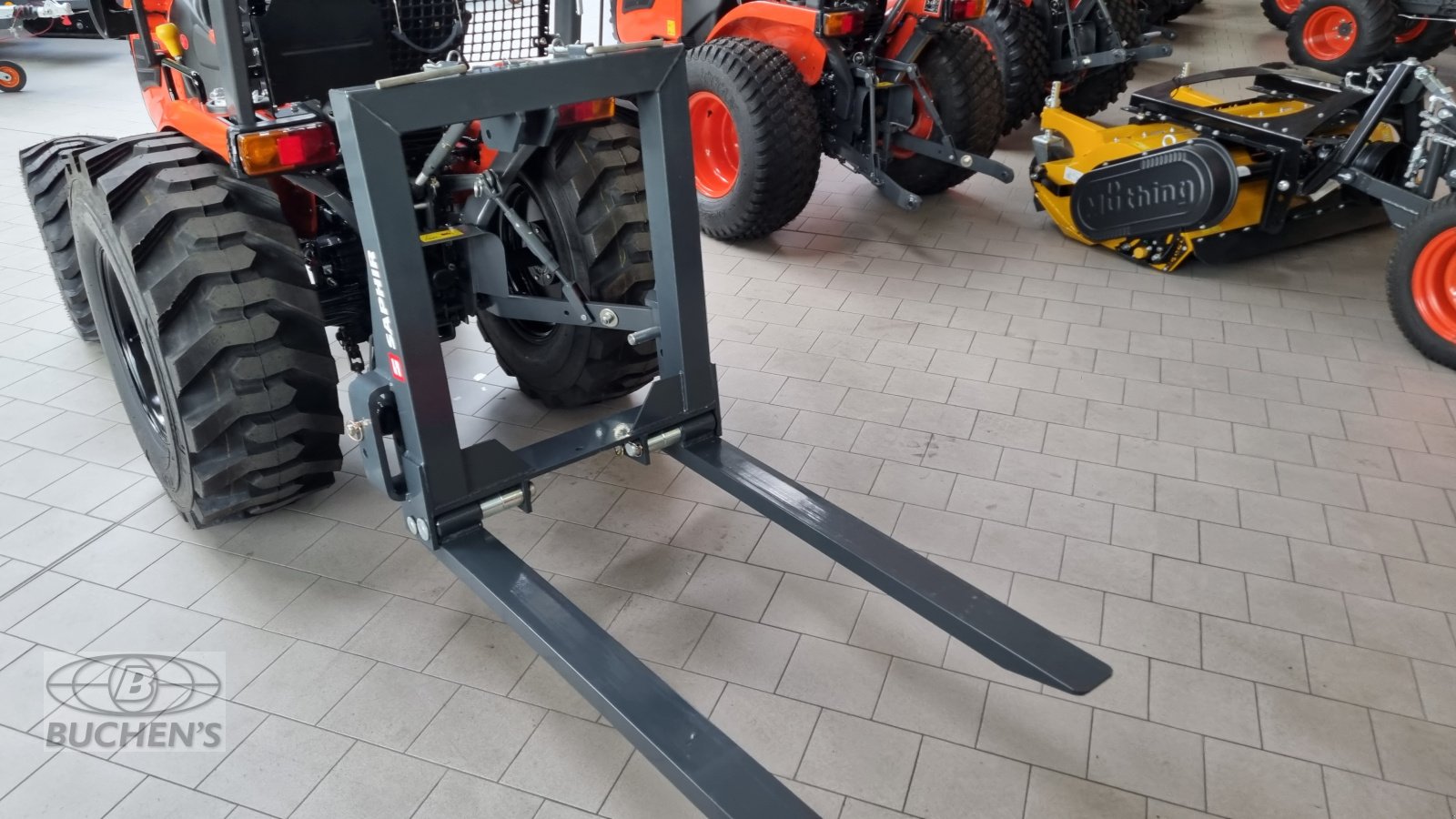 Heckstapler/Anbaustapler des Typs Saphir PGH Palettengabel Heck 1500kg, Neumaschine in Olpe (Bild 9)