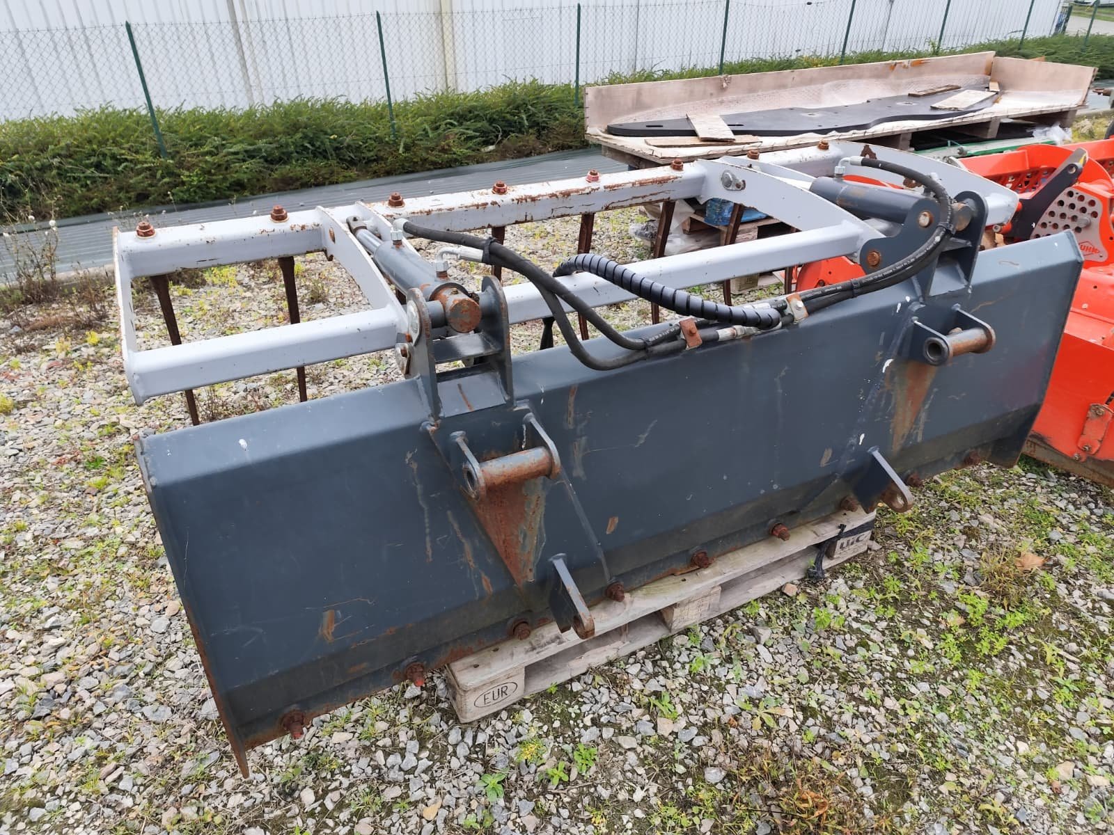 Heckstapler/Anbaustapler des Typs Sonarol FOURCHE FUMIER, Gebrauchtmaschine in Le Horps (Bild 3)