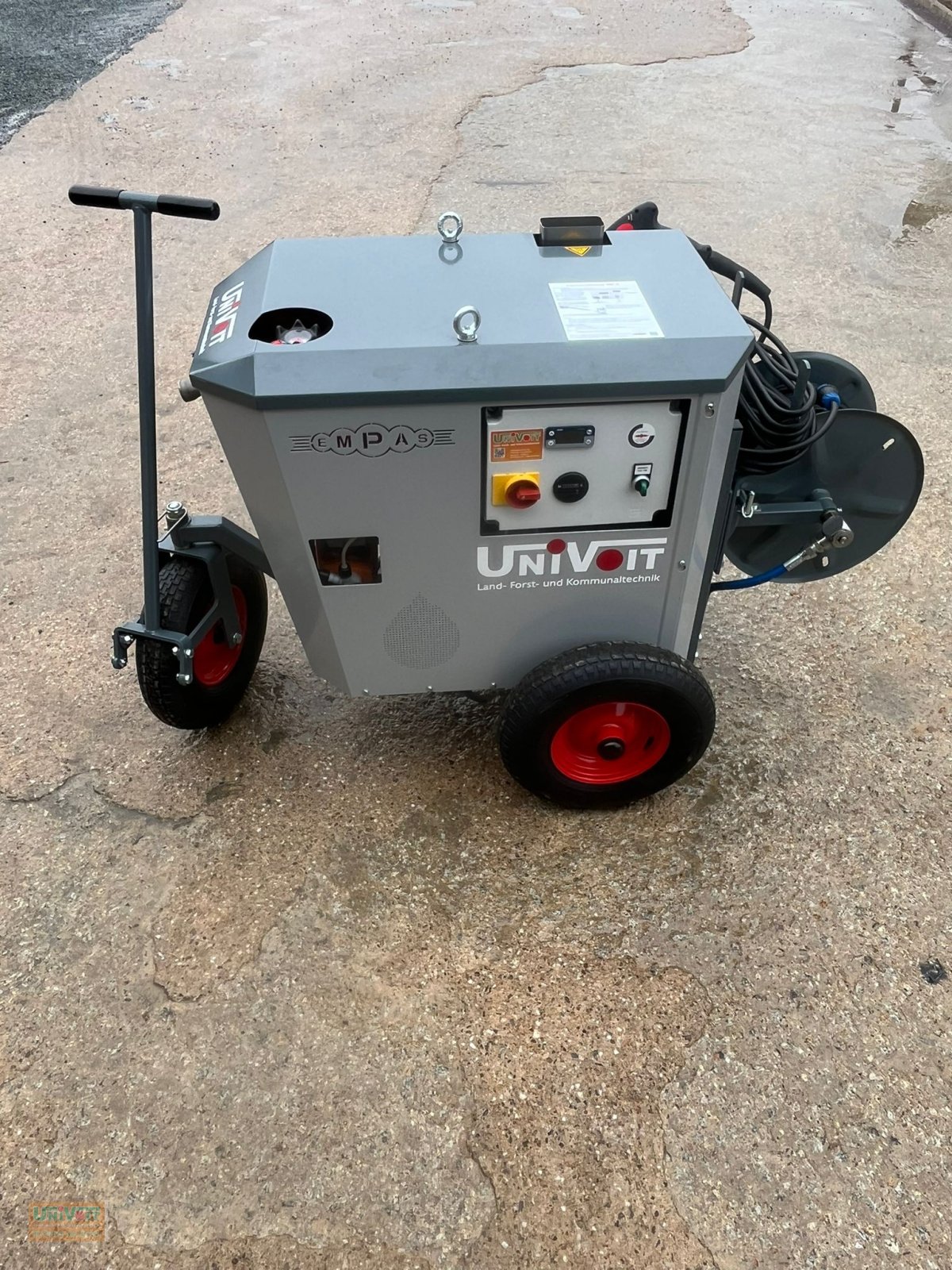 Heißwassergerät of the type Empas MCE, Neumaschine in Warmensteinach (Picture 2)