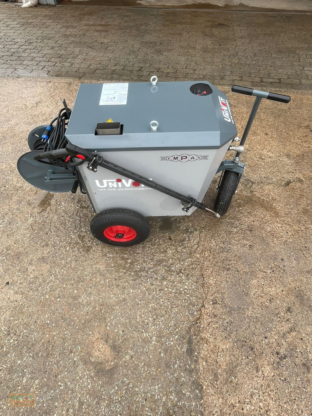 Heißwassergerät of the type Empas MCE, Neumaschine in Warmensteinach (Picture 3)