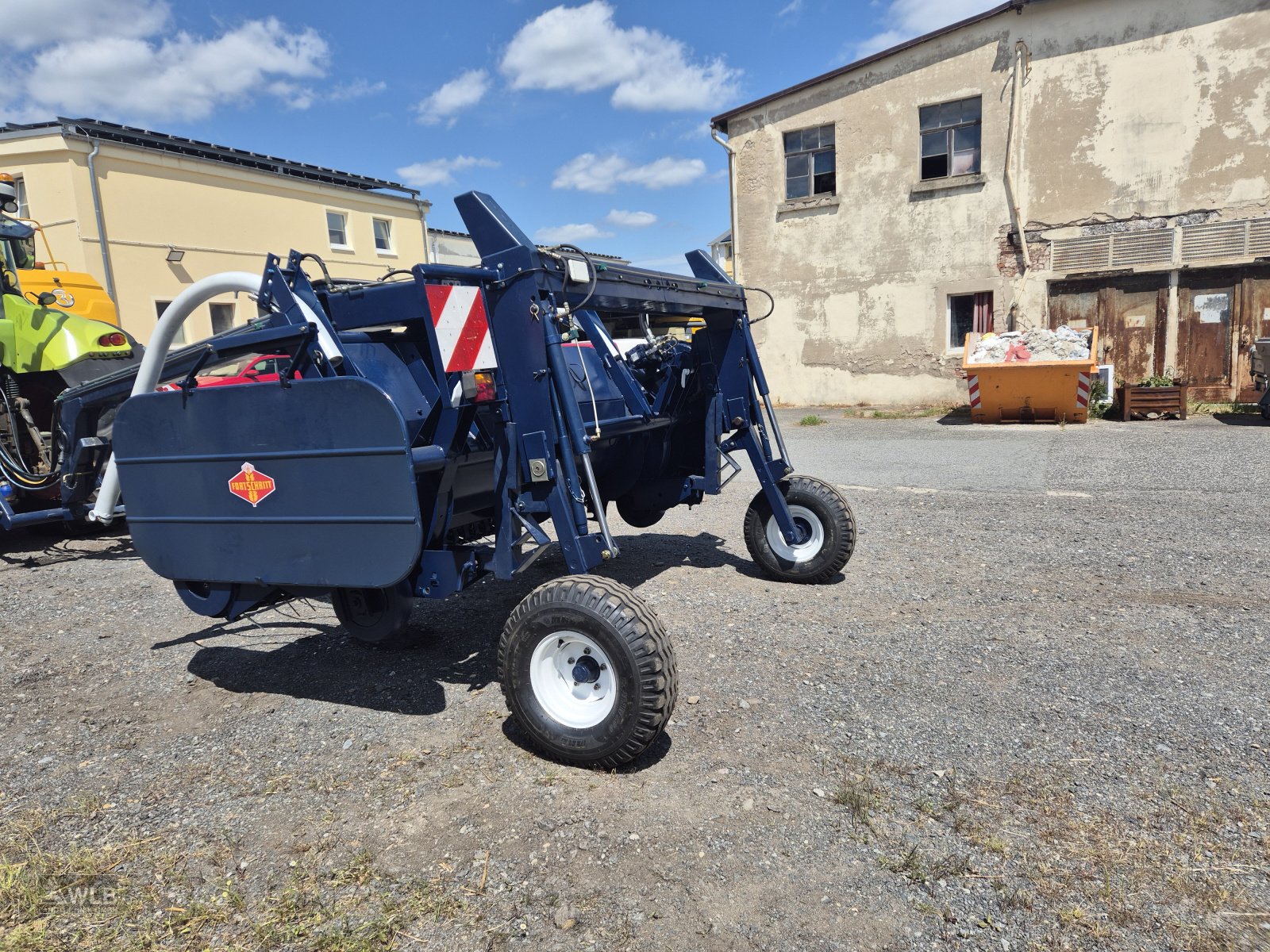 Heuwender des Typs Fortschritt E 318, Neumaschine in Neustadt (Bild 4)