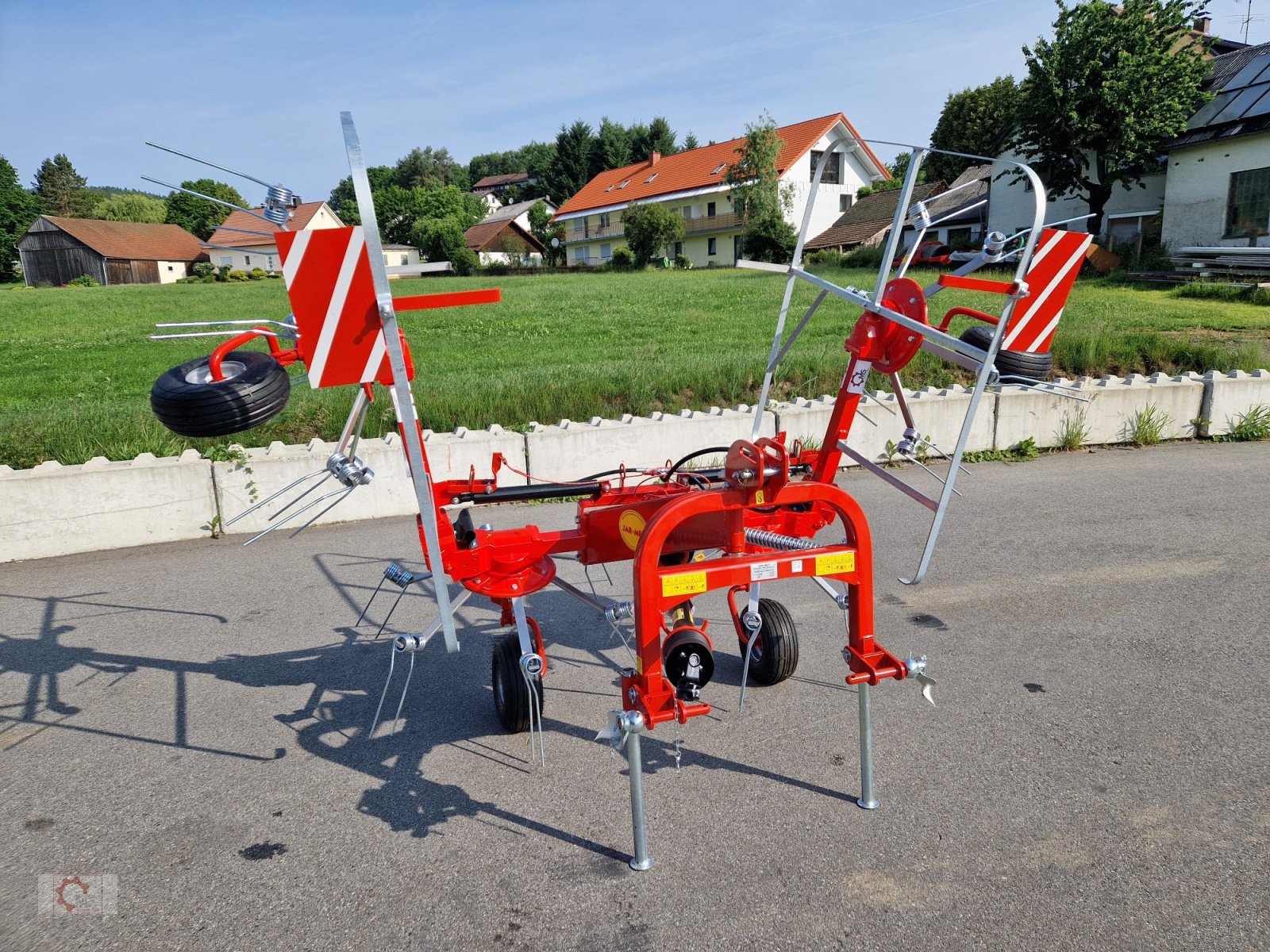 Heuwender of the type Jar-Met 5,2m Heuwender Hydr. Klappbar, Neumaschine in Tiefenbach (Picture 3)