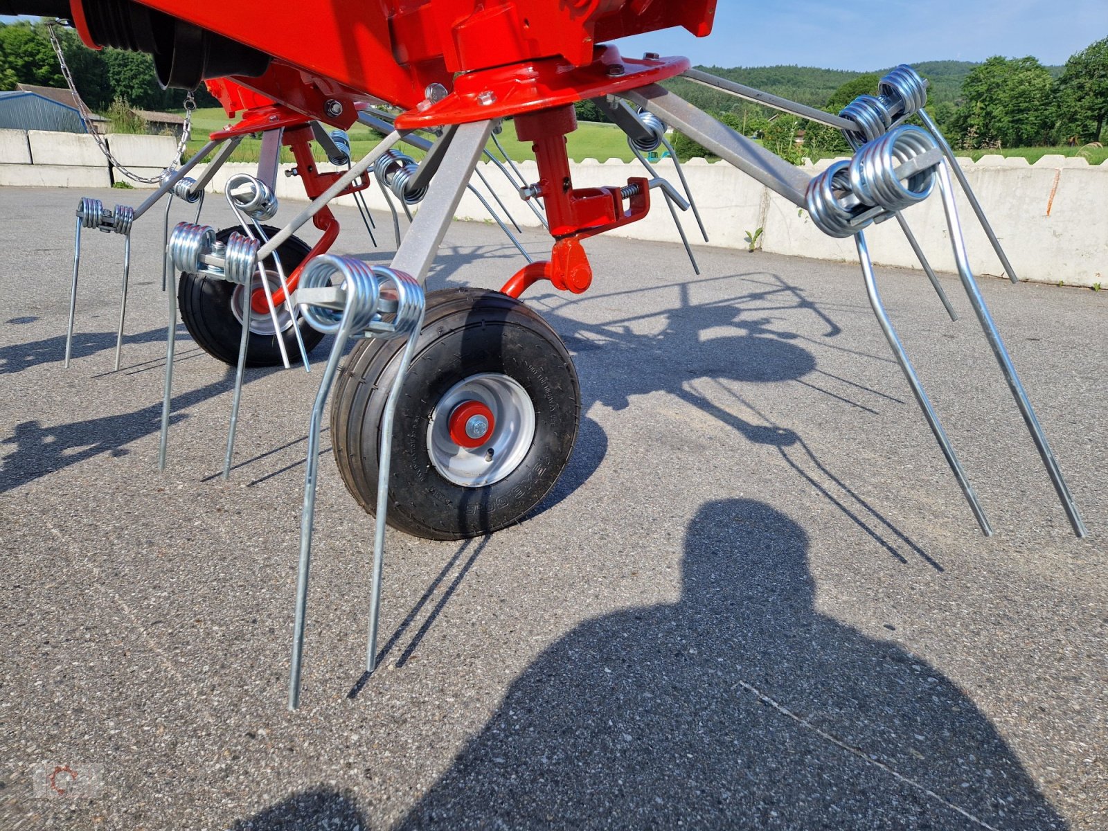 Heuwender of the type Jar-Met 5,2m Heuwender Hydr. Klappbar, Neumaschine in Tiefenbach (Picture 13)