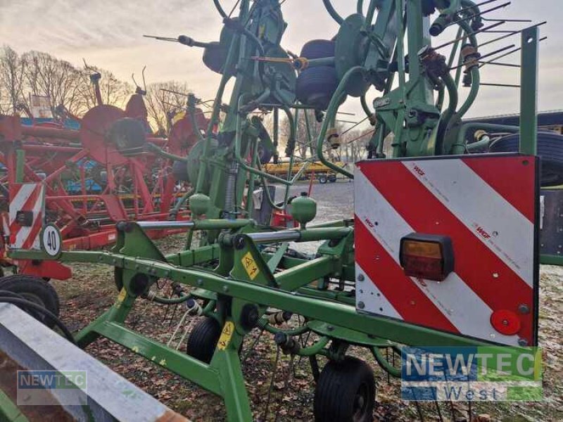 Heuwender of the type Krone KWT 8.82, Gebrauchtmaschine in Heinbockel-Hagenah (Picture 3)