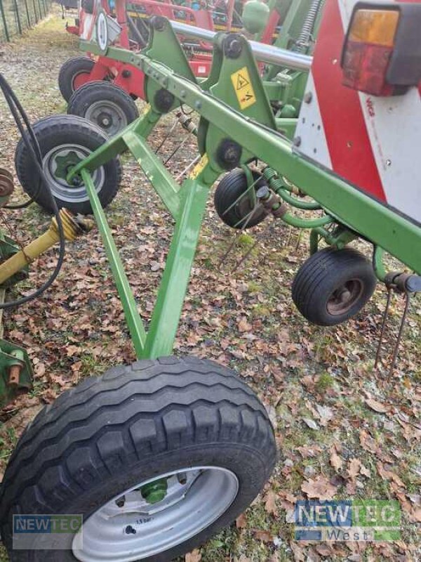 Heuwender of the type Krone KWT 8.82, Gebrauchtmaschine in Heinbockel-Hagenah (Picture 2)