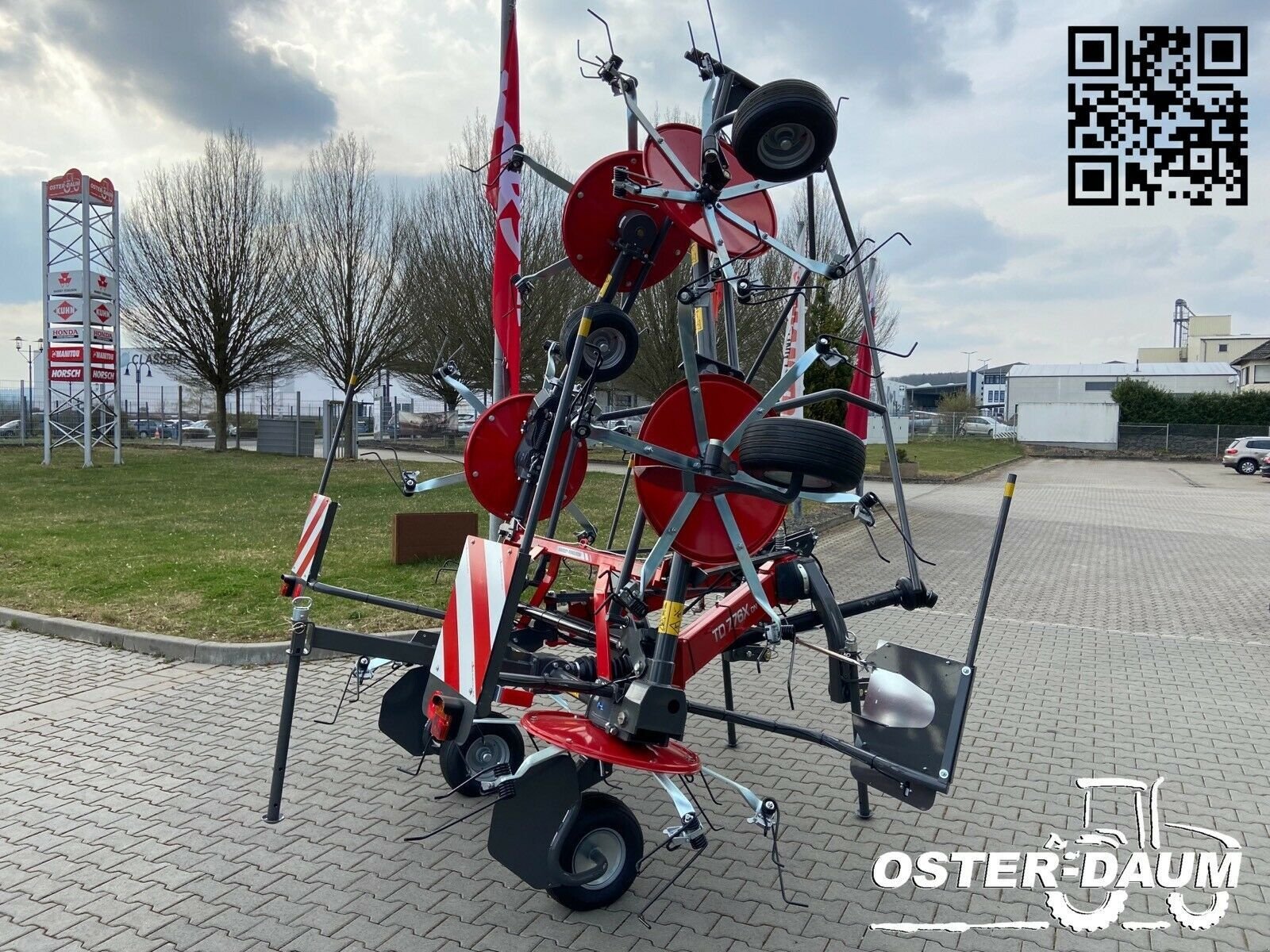 Heuwender des Typs Massey Ferguson 776 X DN, Neumaschine in Kaisersesch (Bild 5)