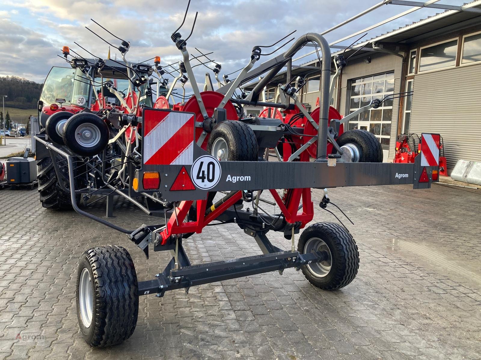 Heuwender des Typs Massey Ferguson TD 1310 TRC, Neumaschine in Münsingen (Bild 5)
