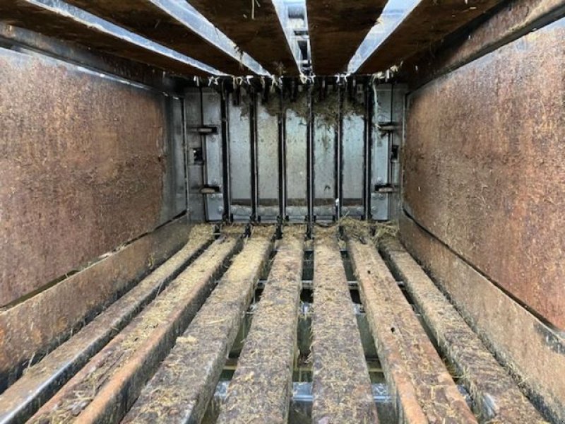 Hochdruckpresse del tipo Case IH Lb434, Gebrauchtmaschine In POUSSAY (Immagine 8)