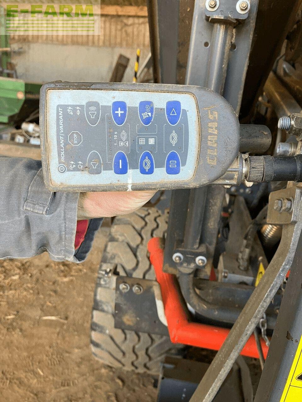 Hochdruckpresse typu CLAAS rollant 340 rf, Gebrauchtmaschine v ARNAGE (Obrázok 9)