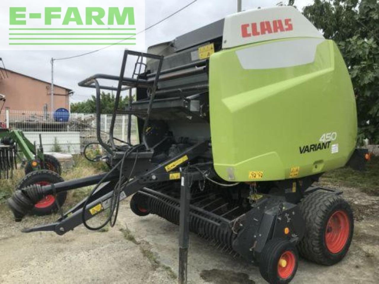 Hochdruckpresse des Typs CLAAS variant 450, Gebrauchtmaschine in MONFERRAN (Bild 1)