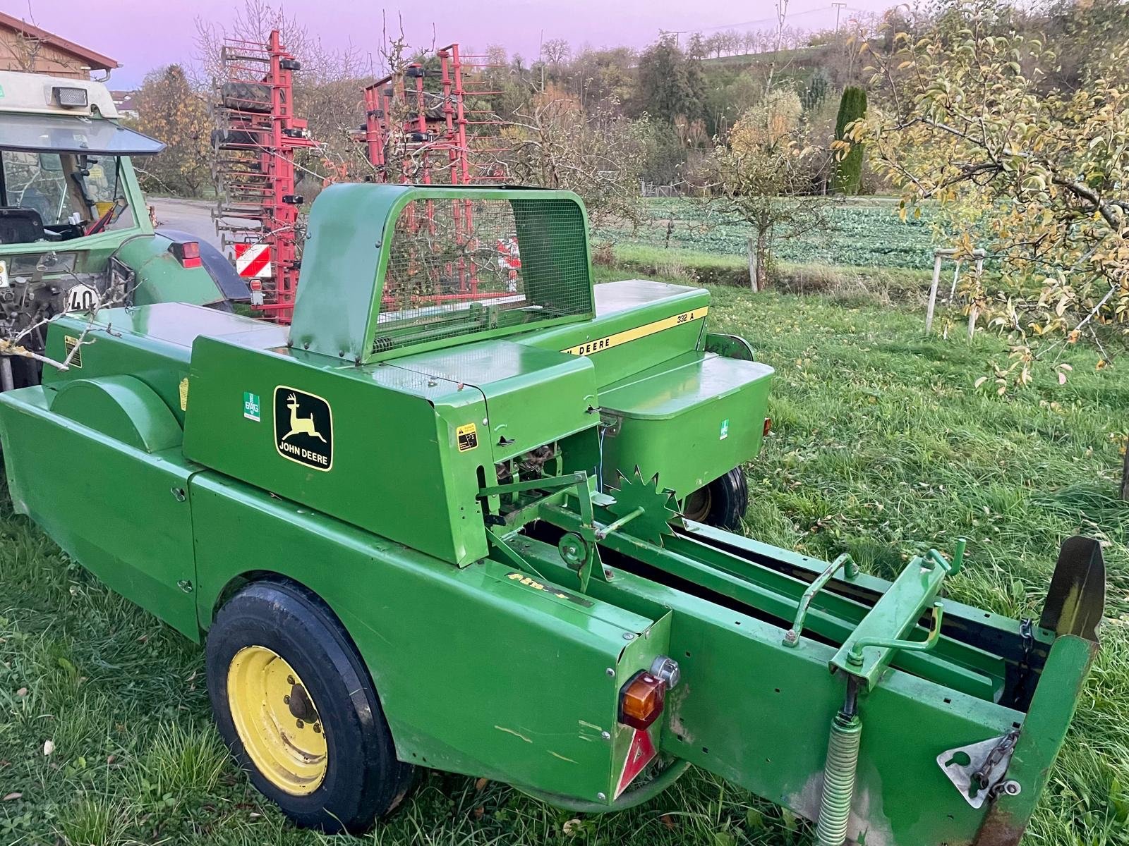 Hochdruckpresse типа John Deere 332 A, Gebrauchtmaschine в Bad Mergentheim (Фотография 2)