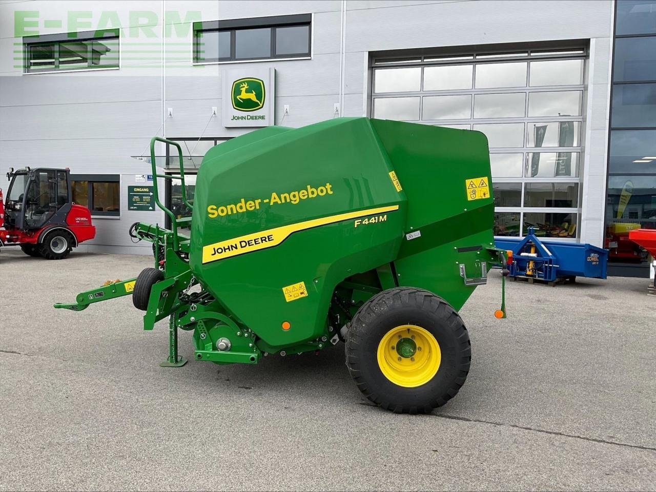 Hochdruckpresse des Typs John Deere F 441 M Rundballenpresse, Gebrauchtmaschine in REDLHAM (Bild 2)