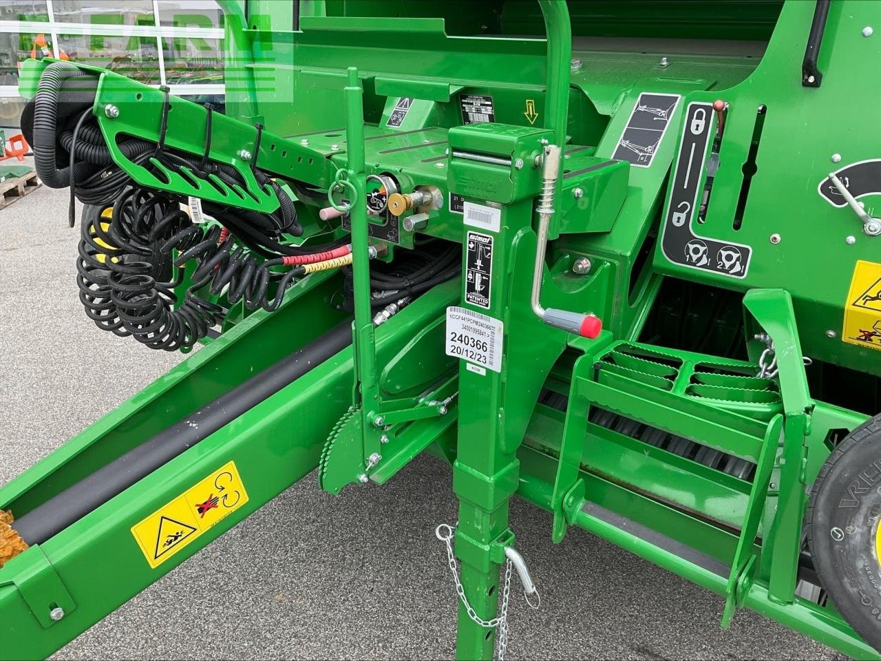 Hochdruckpresse des Typs John Deere F 441 M Rundballenpresse, Gebrauchtmaschine in REDLHAM (Bild 12)