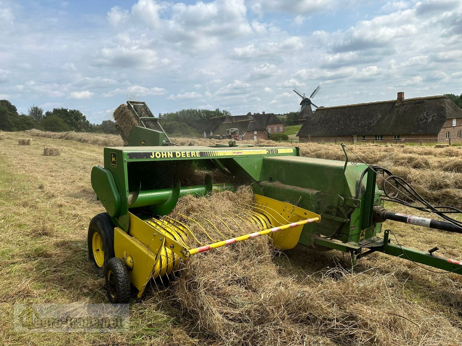 Hochdruckpresse des Typs John Deere HD  359, Gebrauchtmaschine in Ellerdorf (Bild 1)