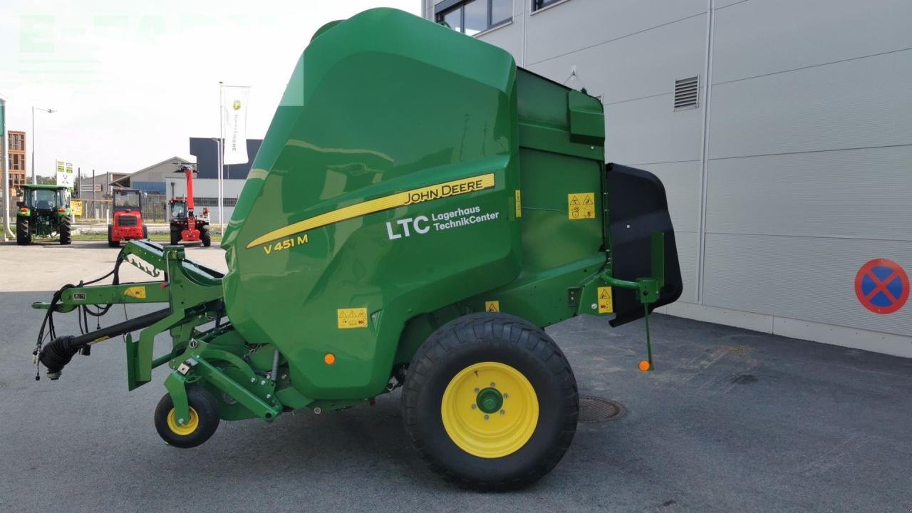 Hochdruckpresse des Typs John Deere V 451 M HC25, Gebrauchtmaschine in REDLHAM (Bild 2)