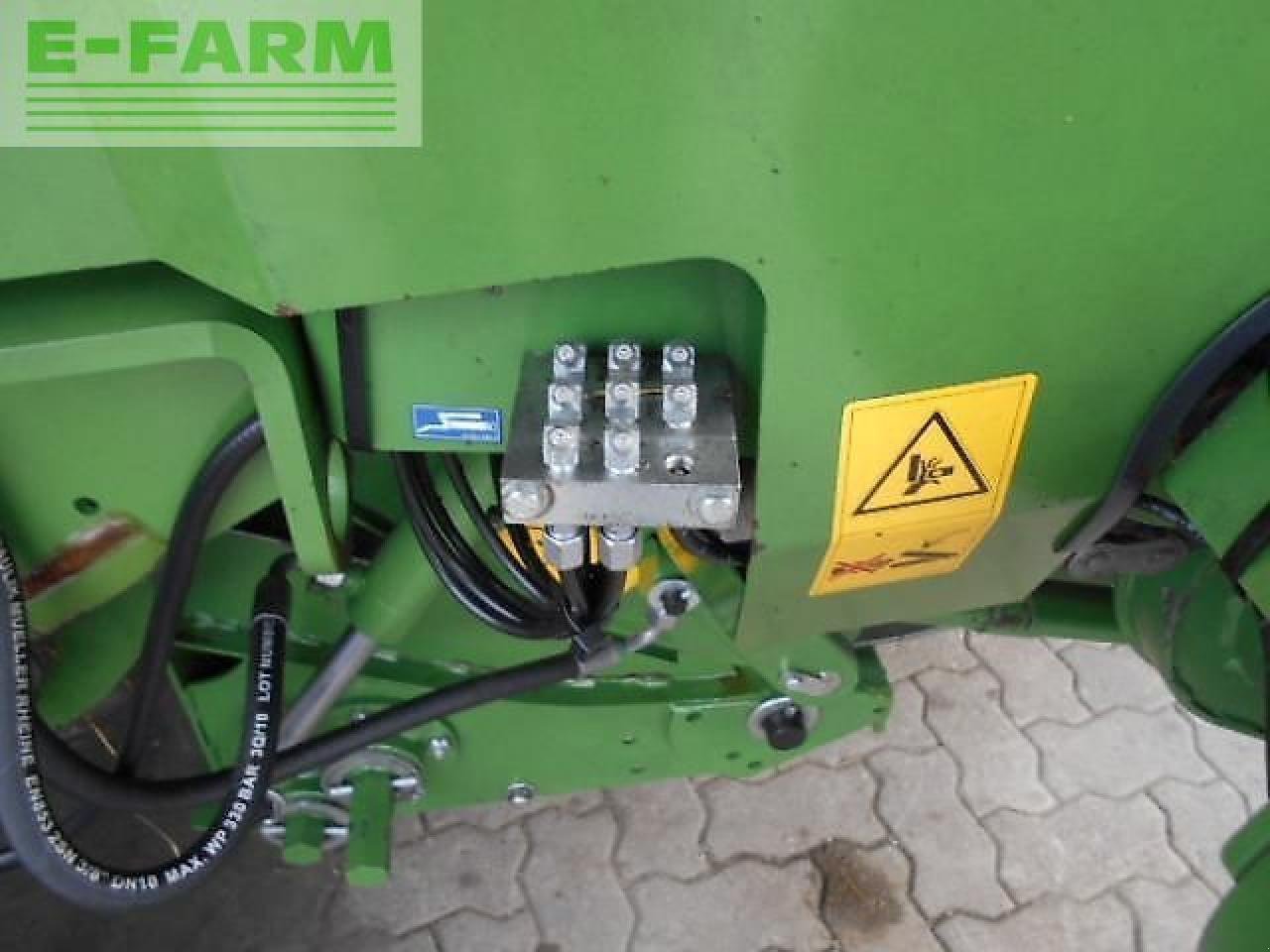 Hochdruckpresse des Typs Krone rundballenpresse comprima v180xc, Gebrauchtmaschine in HEMMINGEN (Bild 11)