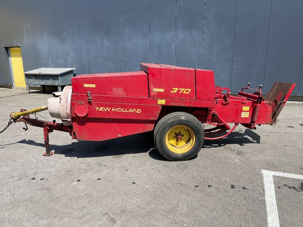 Hochdruckpresse des Typs New Holland 370, Gebrauchtmaschine in Noerdange (Bild 1)
