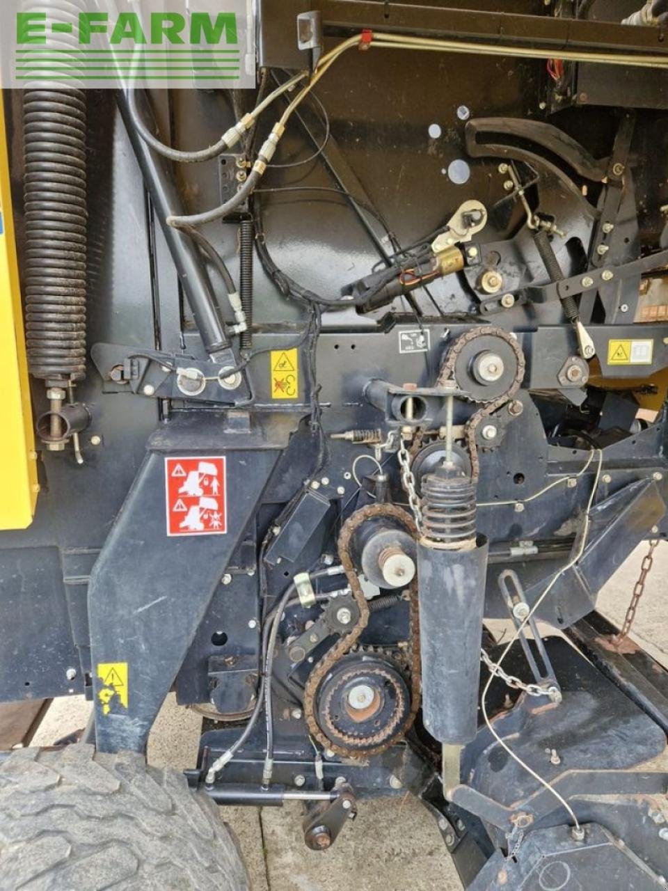 Hochdruckpresse des Typs New Holland br7070 cropcutter ii, Gebrauchtmaschine in ŽUPANJA (Bild 5)