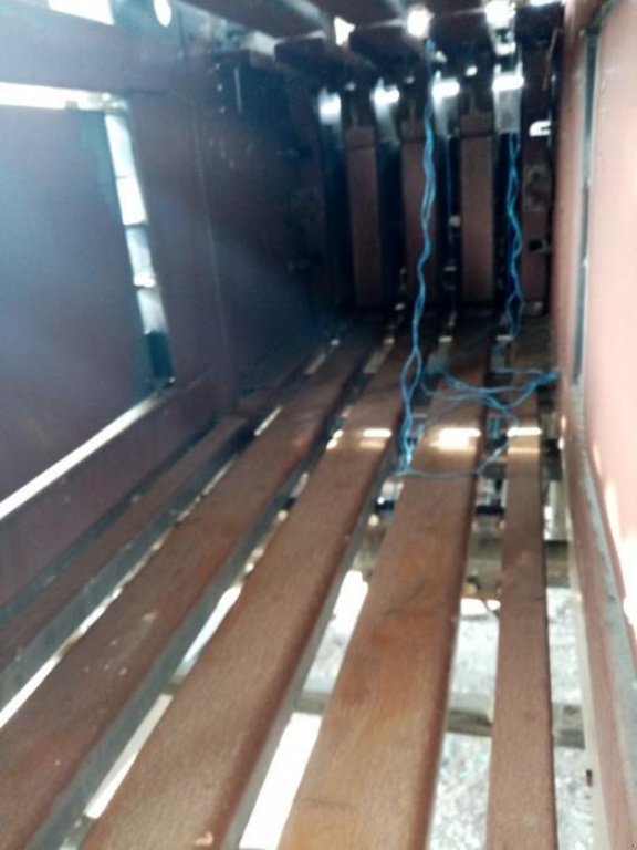 Hochdruckpresse typu Rivierre Casalis RC 8080, Gebrauchtmaschine v Київ (Obrázek 7)