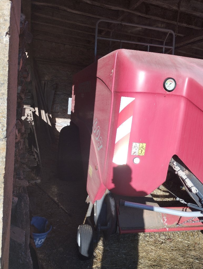 Hochdruckpresse des Typs Supertino SR 608, Gebrauchtmaschine in Calmont (Bild 3)